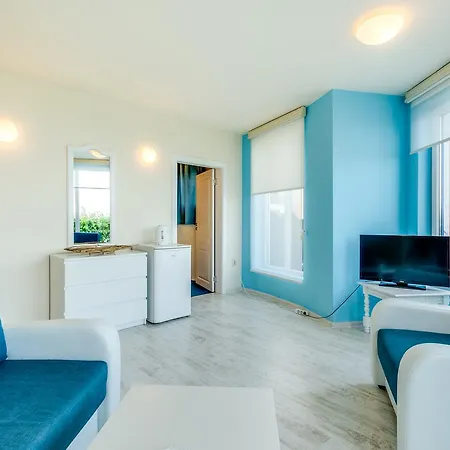 アパート White Dove *