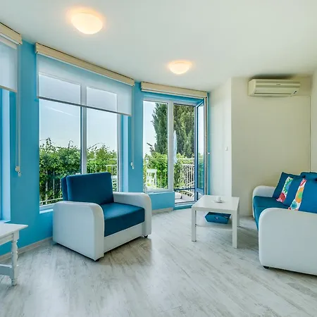 White Dove アパート