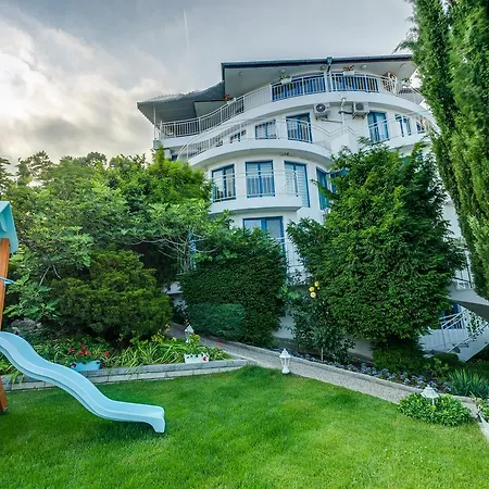 White Dove * Goldstrand