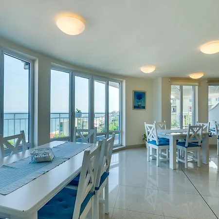 Apartment White Dove Goldstrand